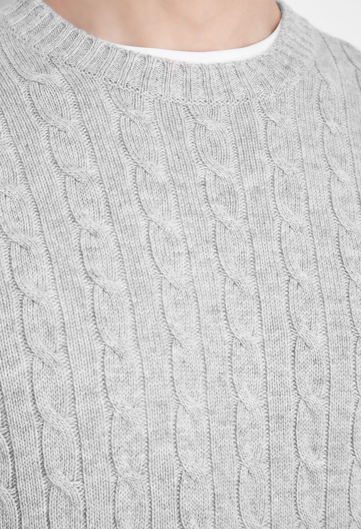 Maglia in cashmere a trecce