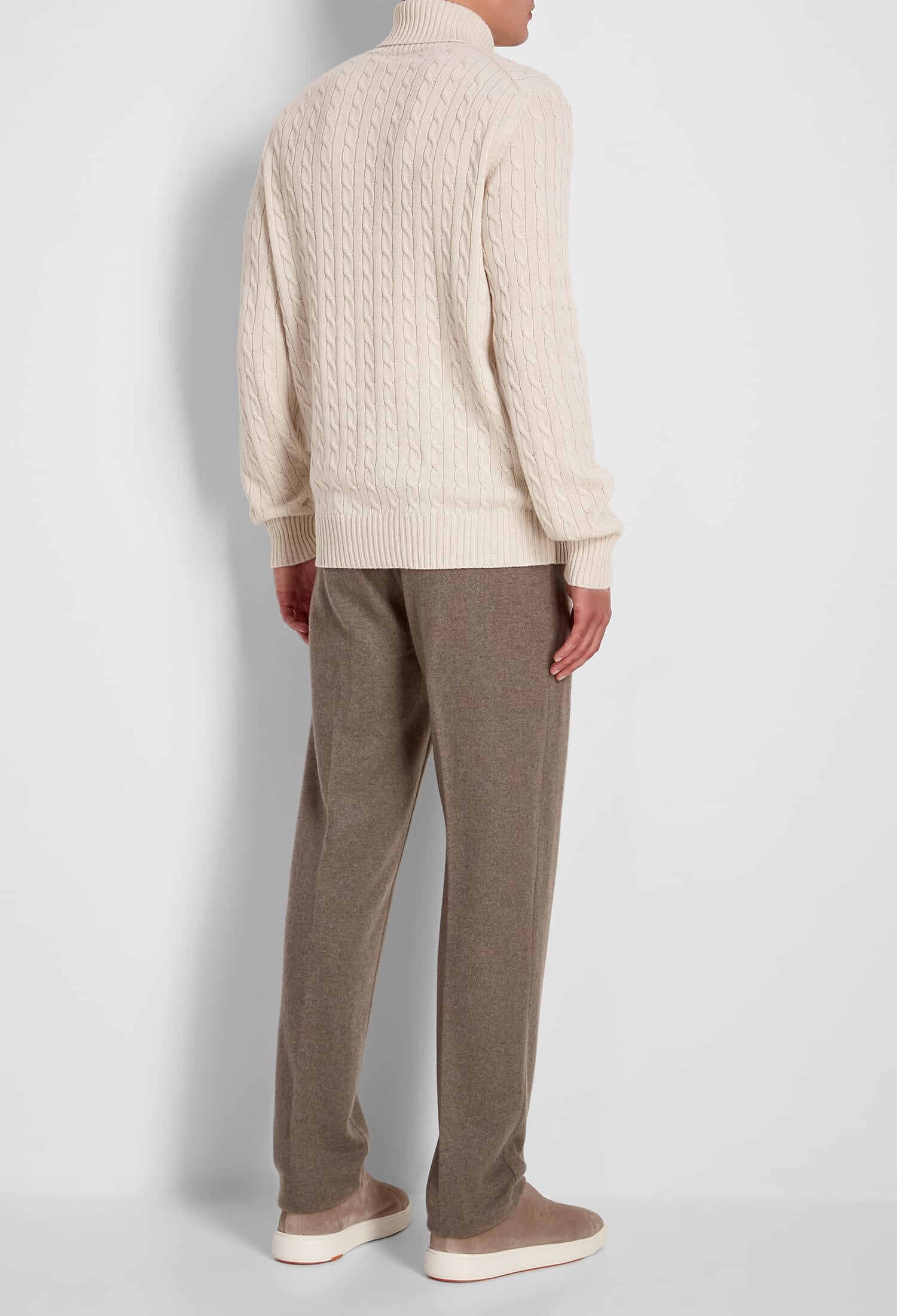 Dolcevita in cashmere a trecce