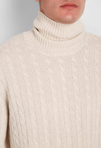 Dolcevita in cashmere a trecce